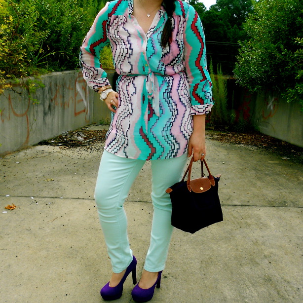 still being molly: mint jeans, patterned blouse, and purple heels
