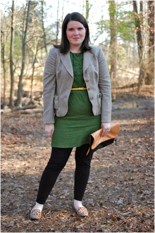 still being molly - maternity style: green ruffle dress, black leggings, tweed blazer, leopard flats