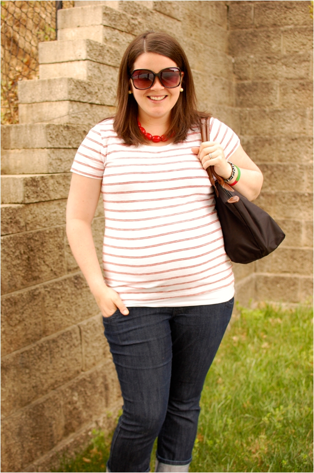 maternity travel style: red striped tee, jeans, red toms, longchamp bag