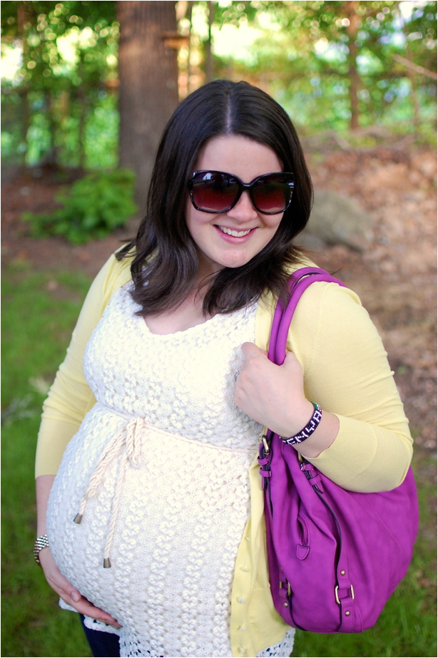spring maternity style: crochet v-neck tunic, jeans, yellow cardigan