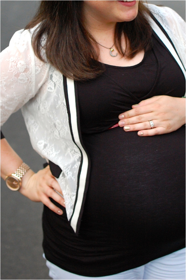 third trimester maternity style and fashion: black tank, white jeans, lace blazer