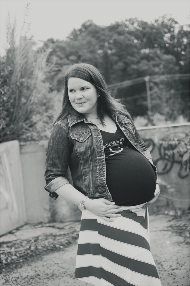 third trimester maternity fashion: chevron skirt, Believe in Love graphic tee, denim jacket